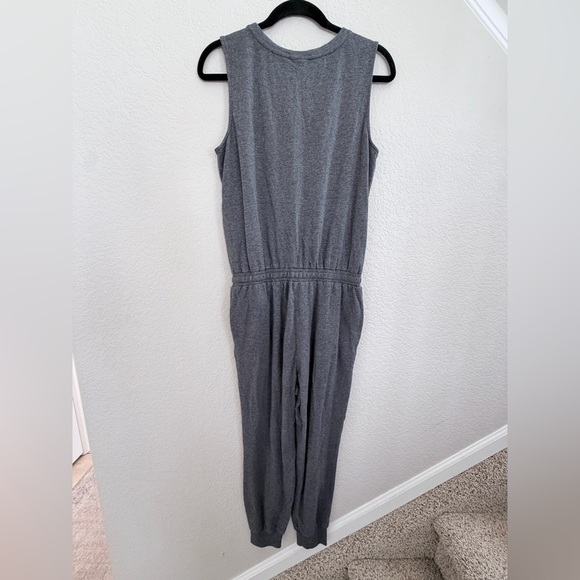 Amazon Essentials jumpsuit - Picture 6 of 7